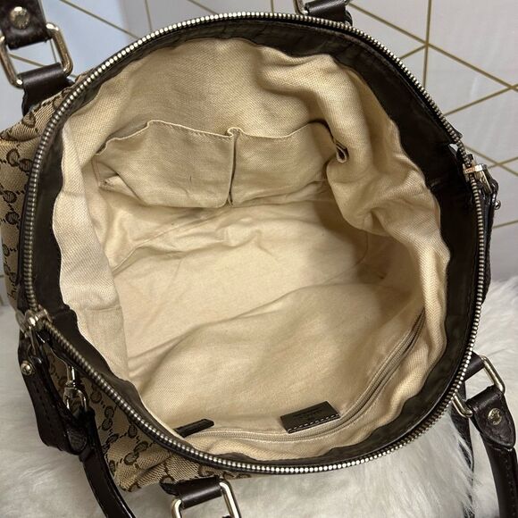 💯Authentic Gucci Two-Way Handbag🍀 - Picture 16 of 16